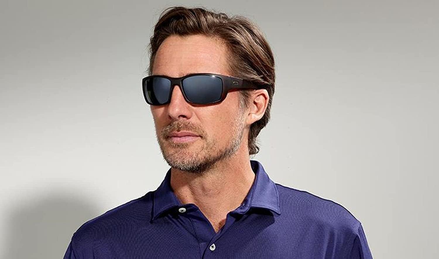 Polarized metal aviator sunglasses with gray crystal glass lens, front view — view 2